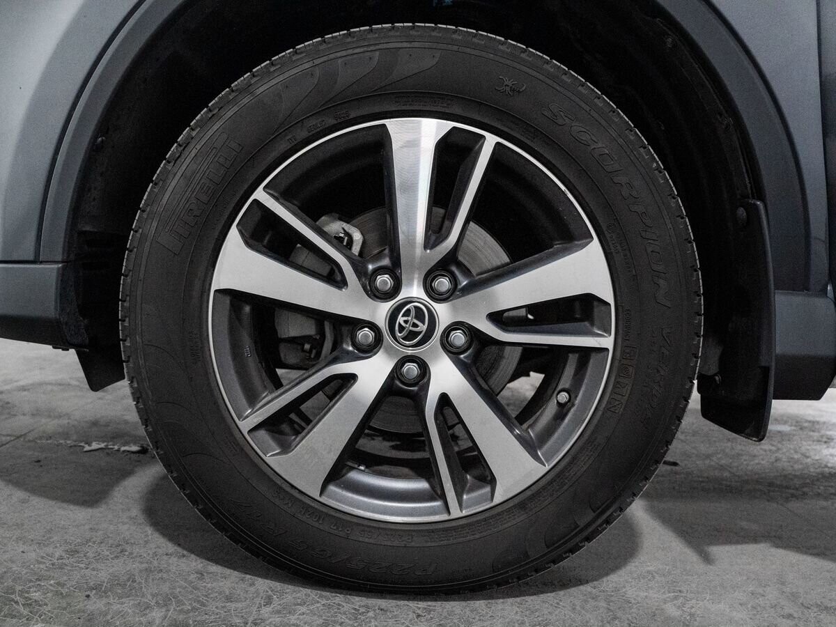 Toyota RAV4 2016 - фото автомобиля