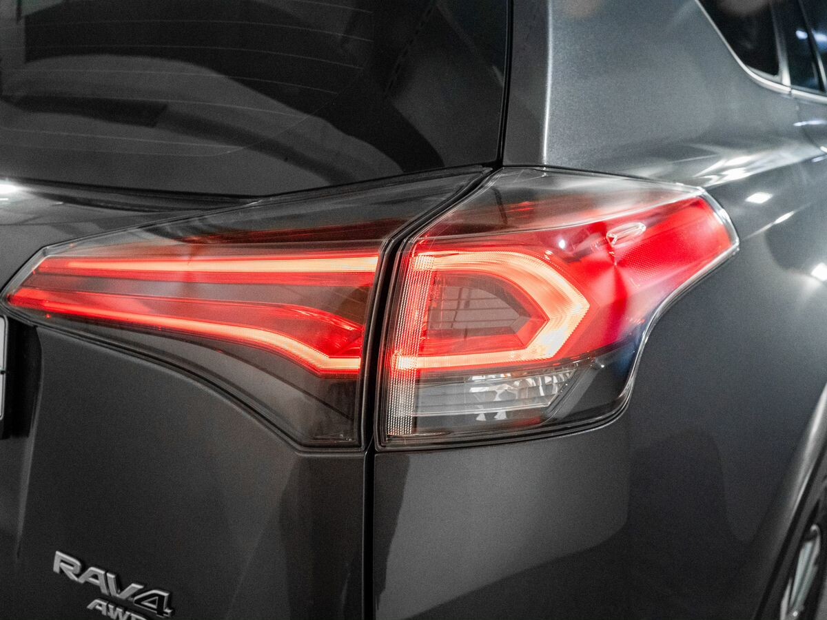 Toyota RAV4 2016 - фото автомобиля