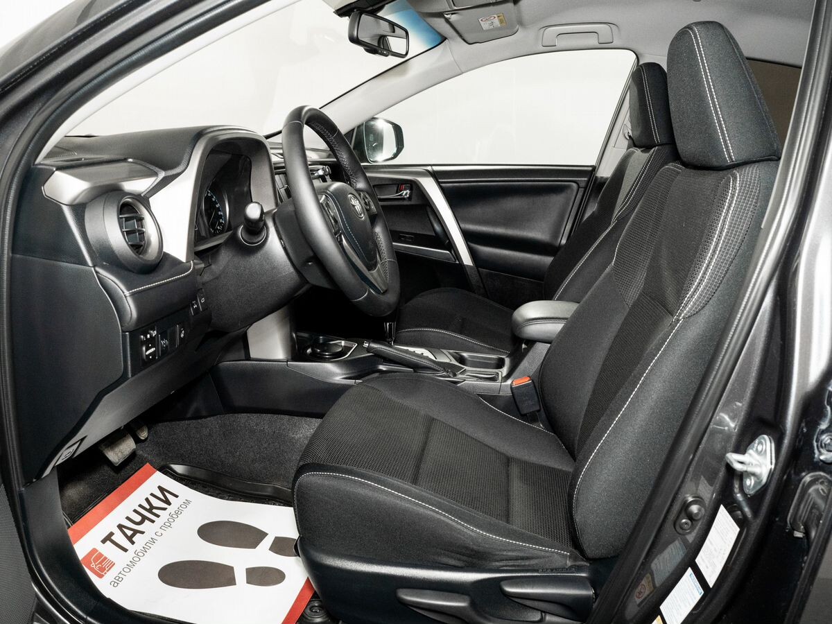 Toyota RAV4 2016 - фото автомобиля