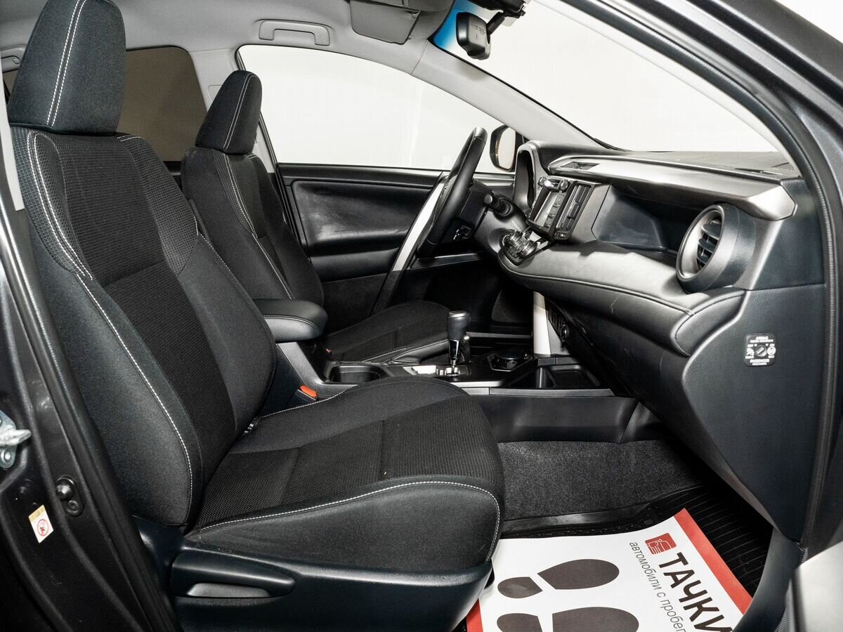Toyota RAV4 2016 - фото автомобиля