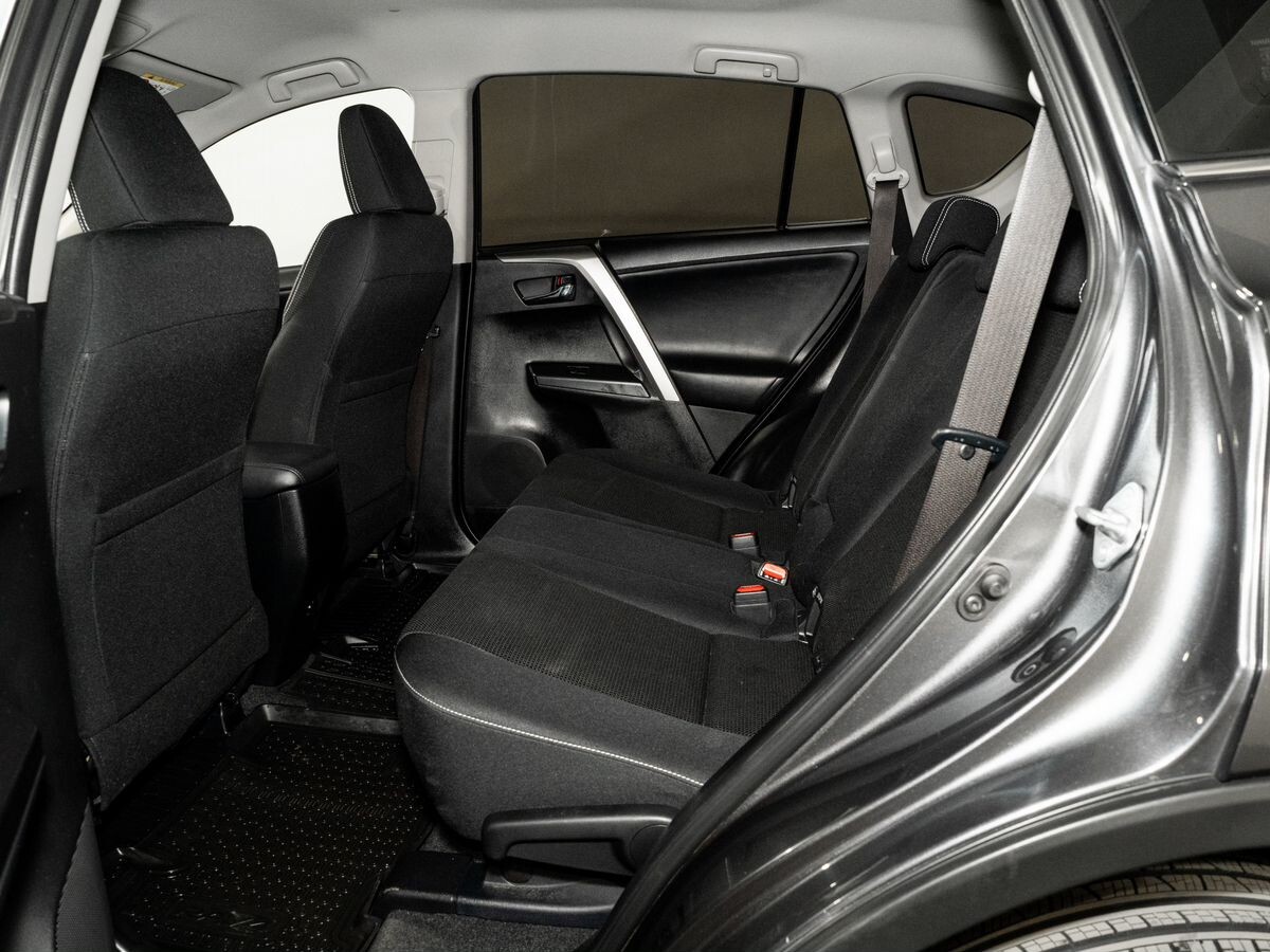 Toyota RAV4 2016 - фото автомобиля