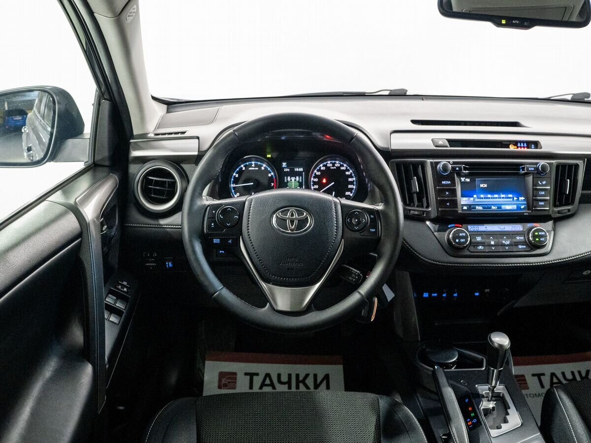 Toyota RAV4 2016 - фото автомобиля