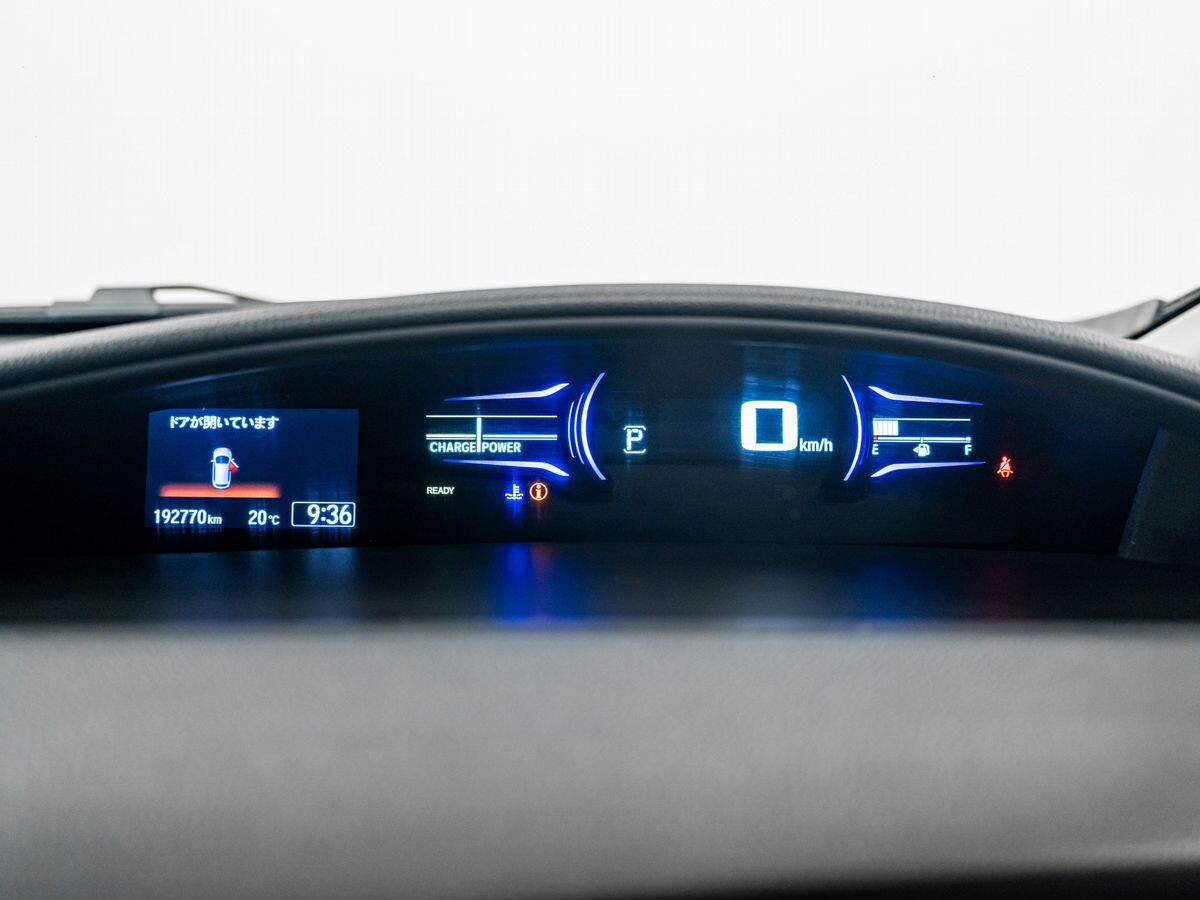 Honda Jade 2015 - фото автомобиля