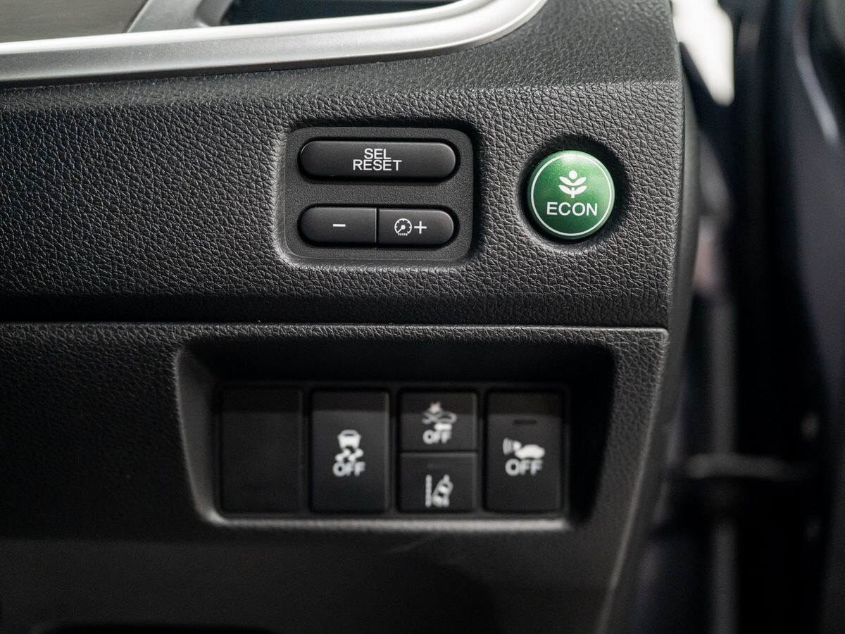 Honda Jade 2015 - фото автомобиля