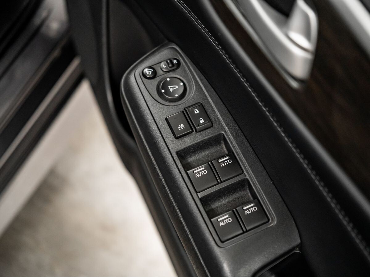 Honda Jade 2015 - фото автомобиля