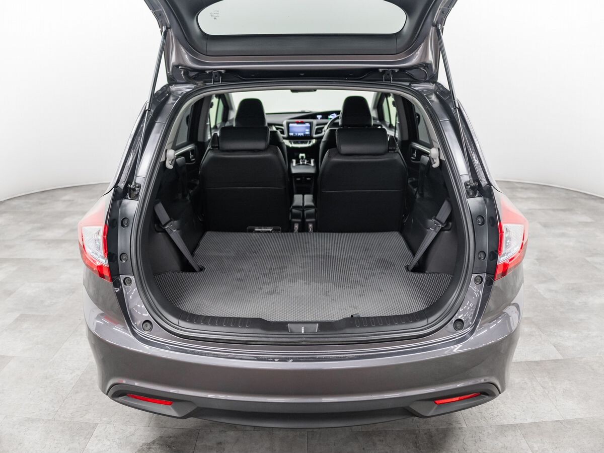 Honda Jade 2015 - фото автомобиля