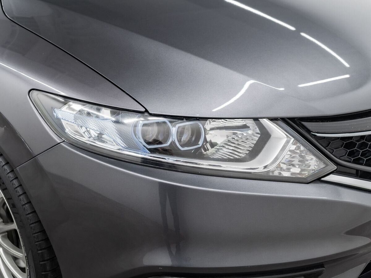 Honda Jade 2015 - фото автомобиля