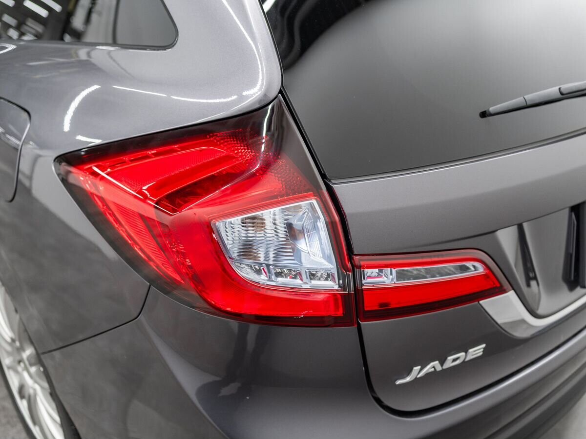 Honda Jade 2015 - фото автомобиля