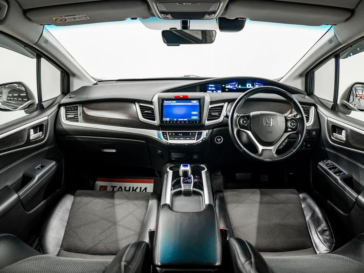 Honda Jade 2015 - фото автомобиля