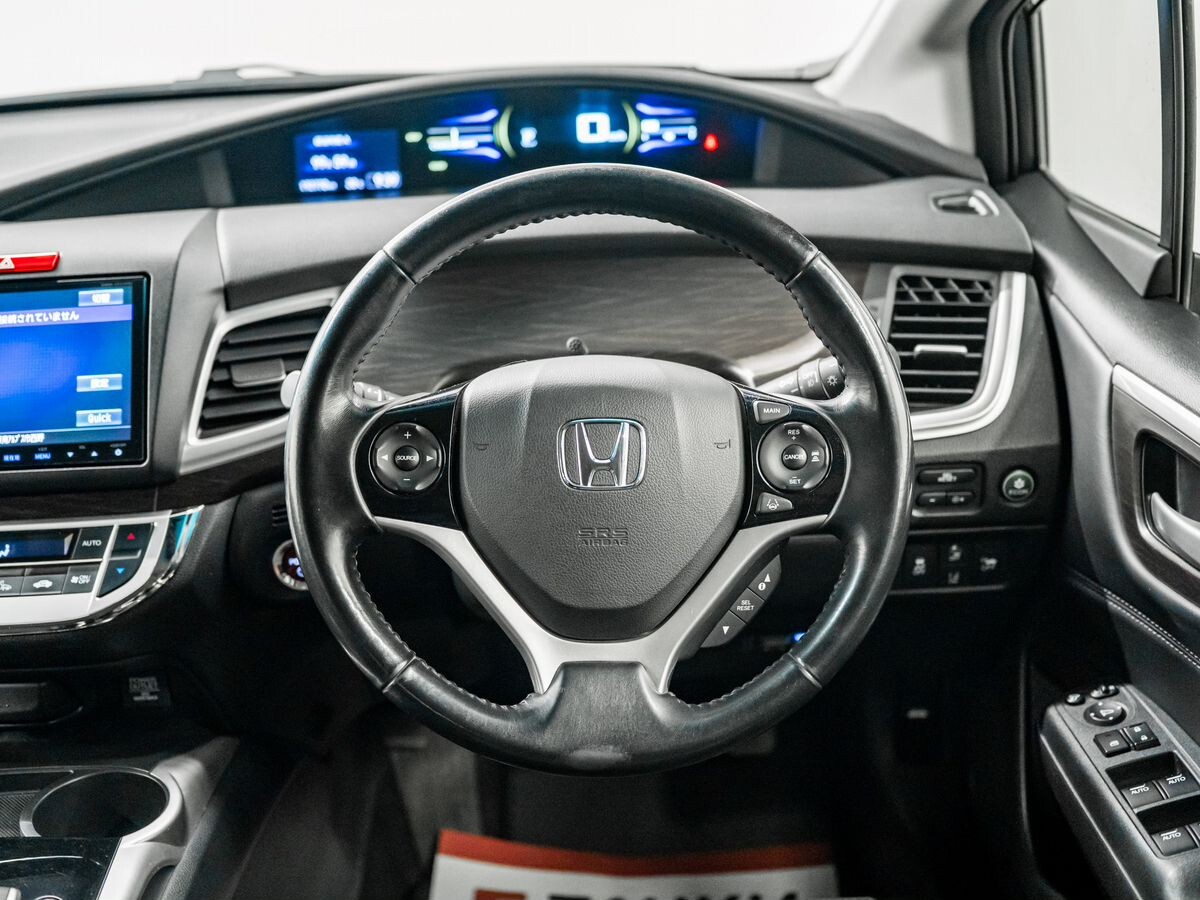 Honda Jade 2015 - фото автомобиля