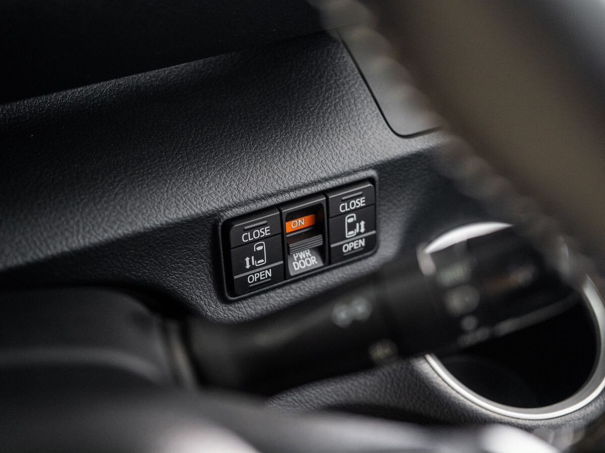 Toyota Sienta 2021 - фото автомобиля