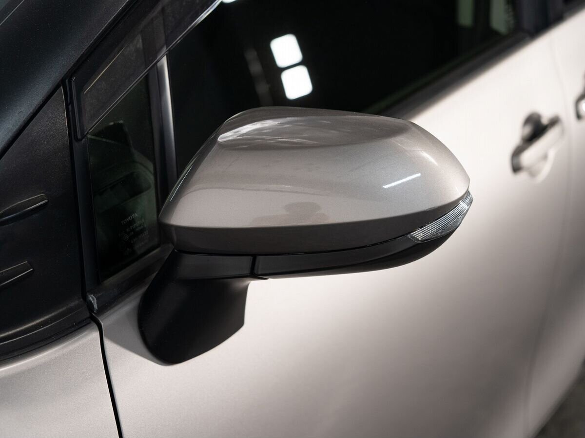 Toyota Sienta 2021 - фото автомобиля