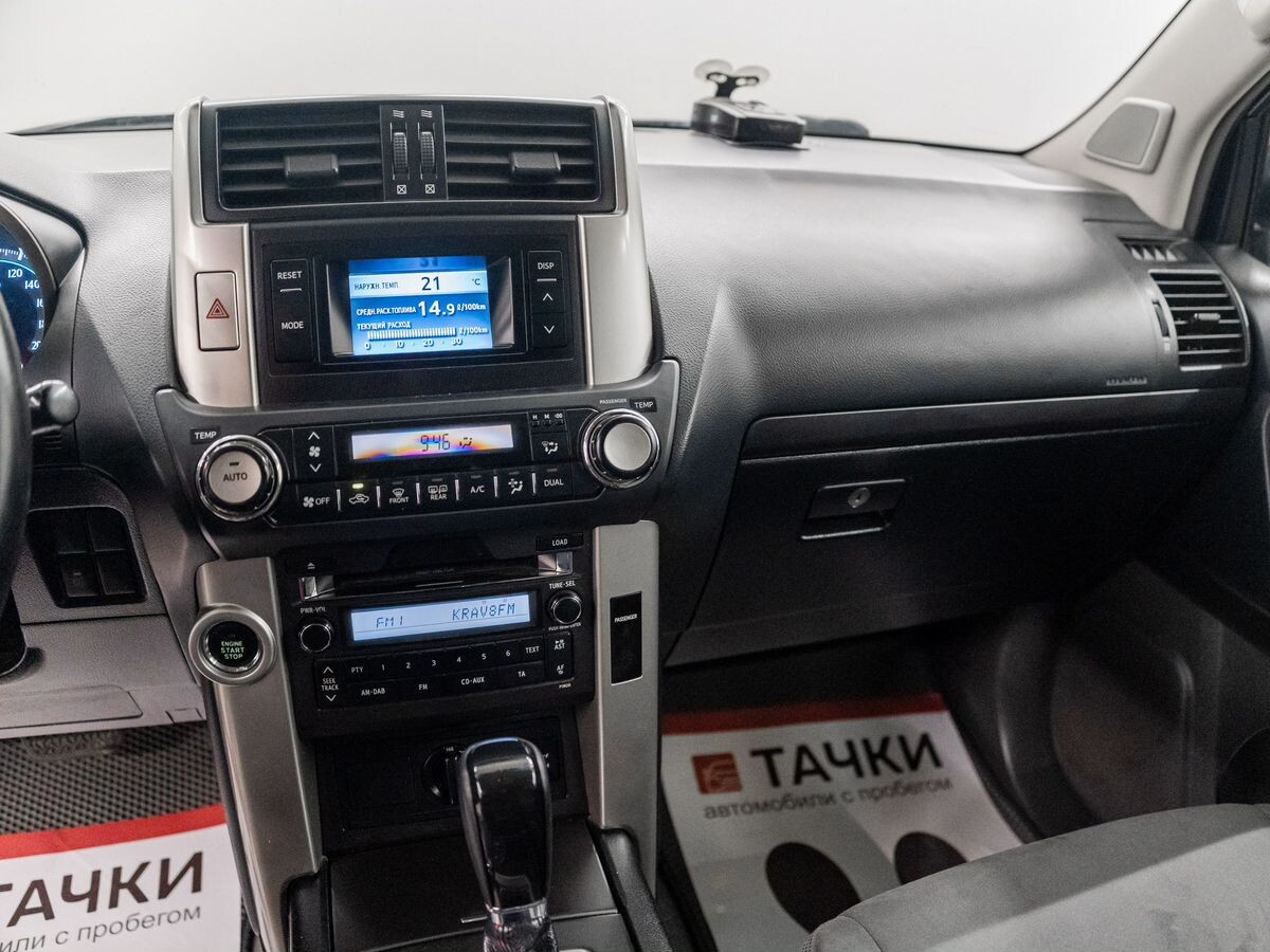 Toyota Land Cruiser Prado 2011 - фото автомобиля
