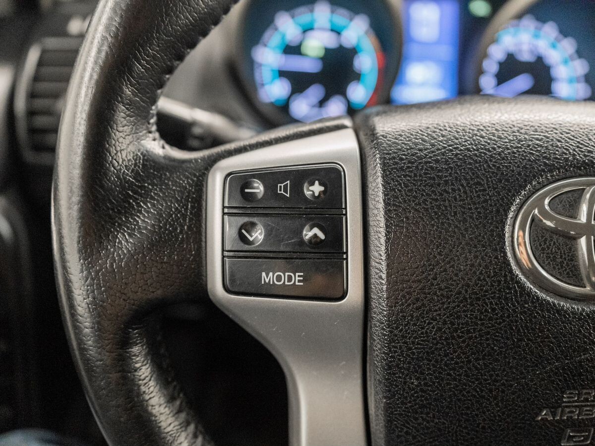 Toyota Land Cruiser Prado 2011 - фото автомобиля
