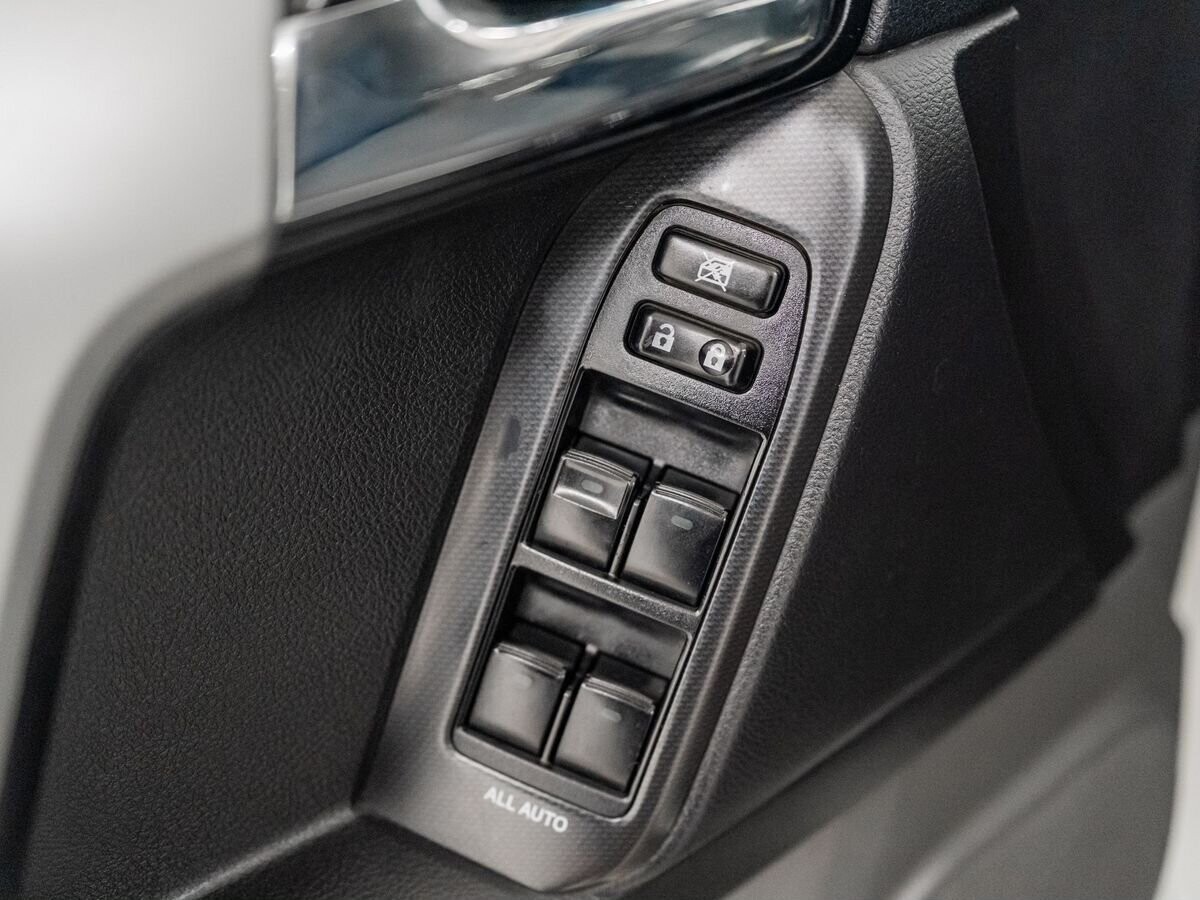Toyota Land Cruiser Prado 2011 - фото автомобиля