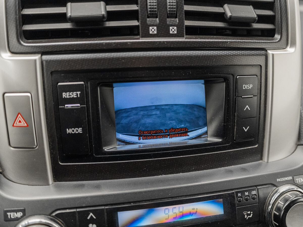 Toyota Land Cruiser Prado 2011 - фото автомобиля