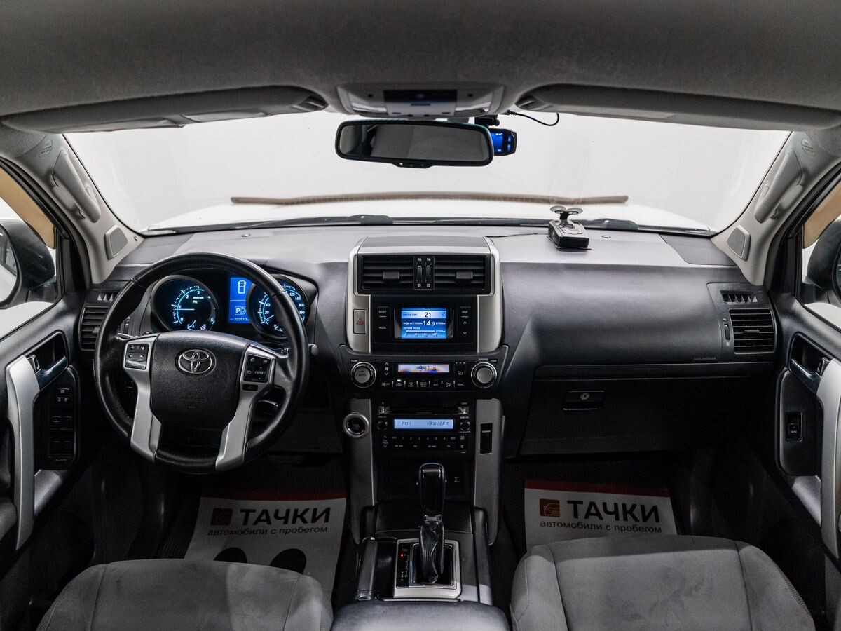 Toyota Land Cruiser Prado 2011 - фото автомобиля