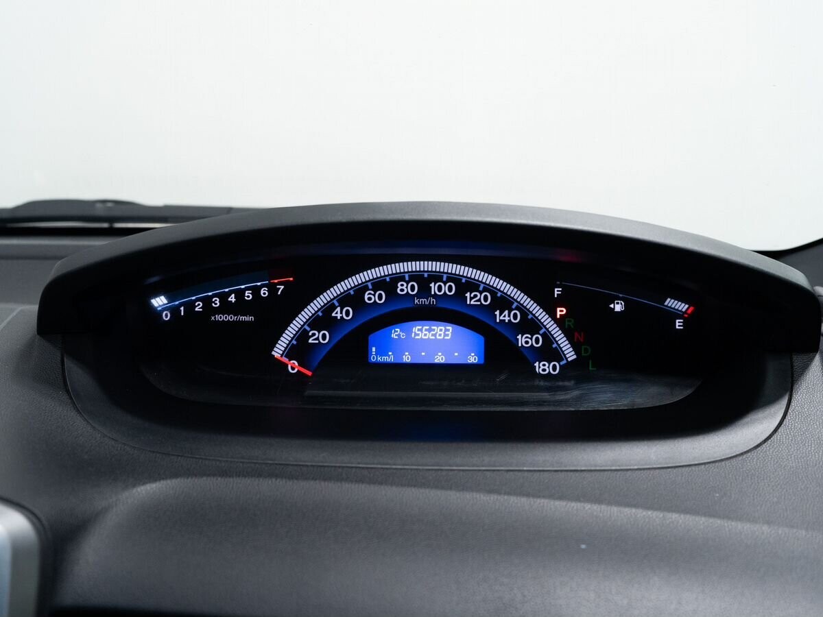 Honda Freed Spike 2010 - фото автомобиля