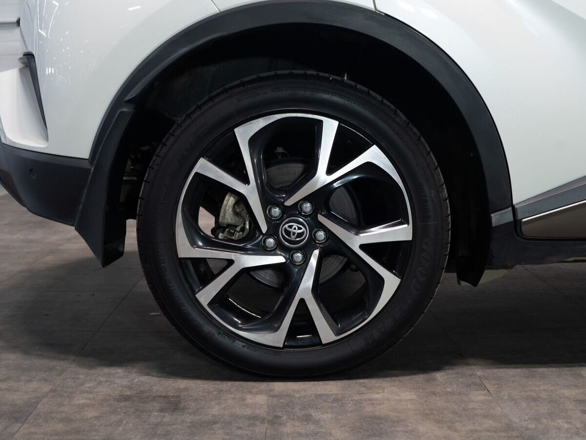 Toyota C-HR 2016 - фото автомобиля
