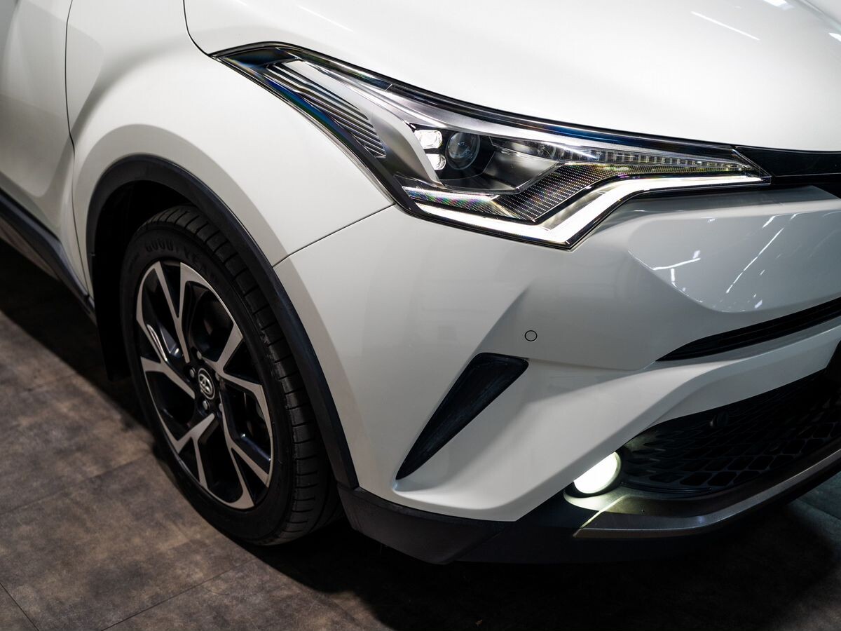 Toyota C-HR 2016 - фото автомобиля