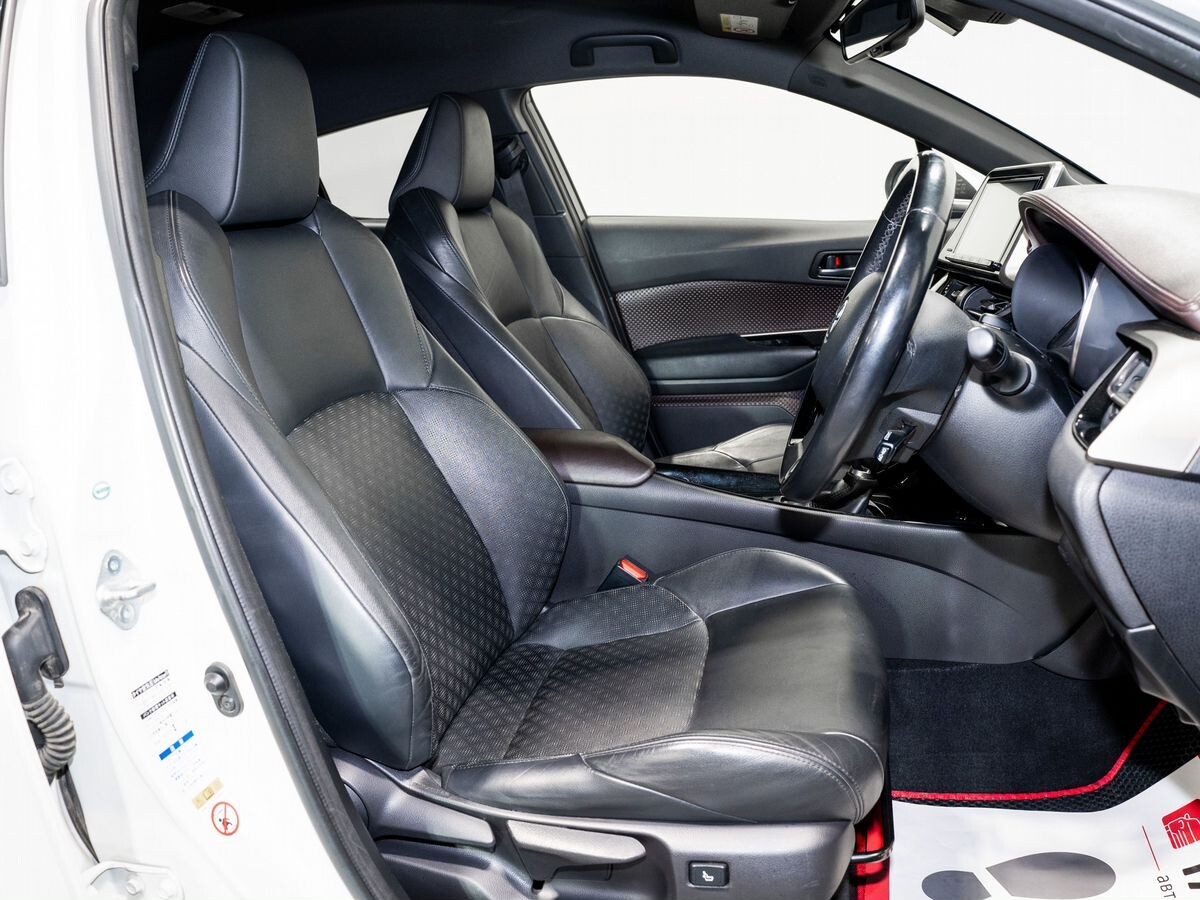 Toyota C-HR 2016 - фото автомобиля