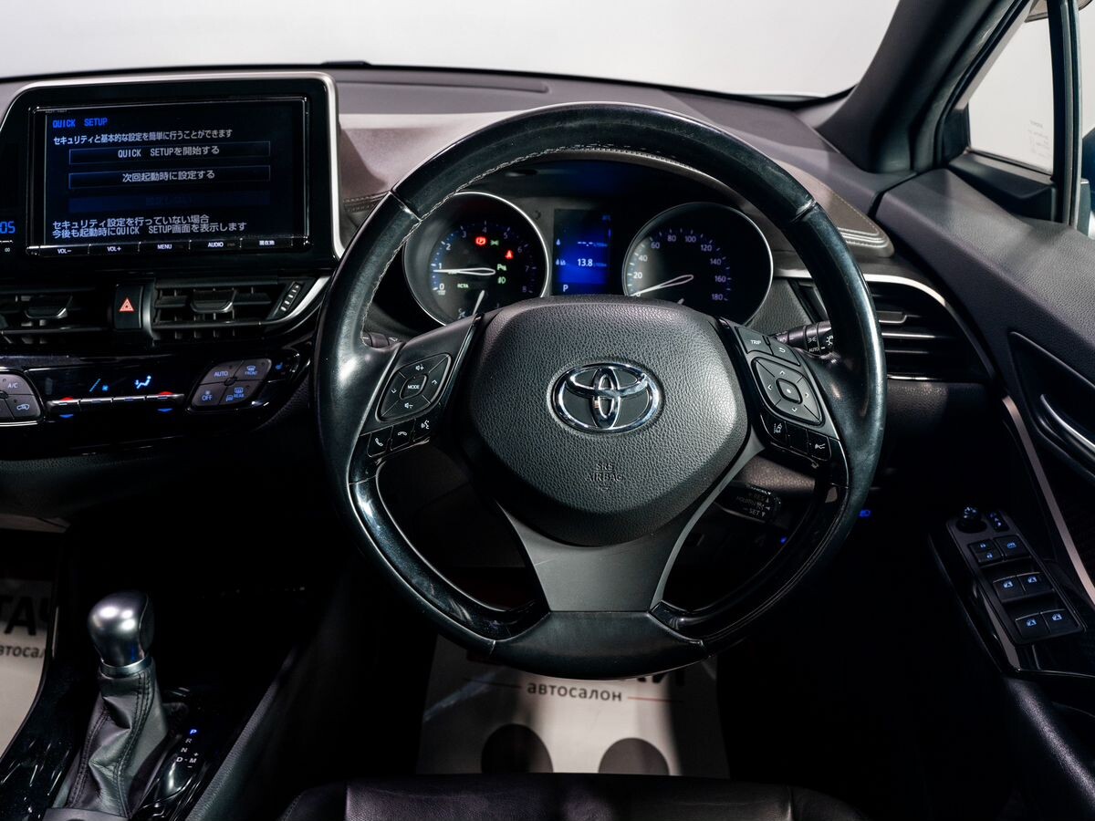 Toyota C-HR 2016 - фото автомобиля