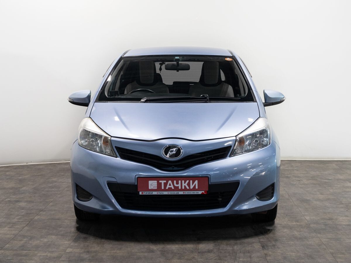 Toyota Vitz 2013 - фото автомобиля