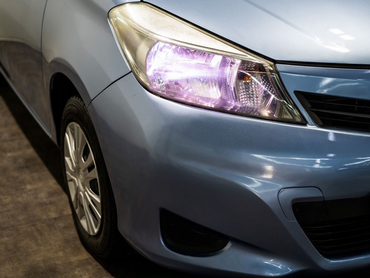 Toyota Vitz 2013 - фото автомобиля