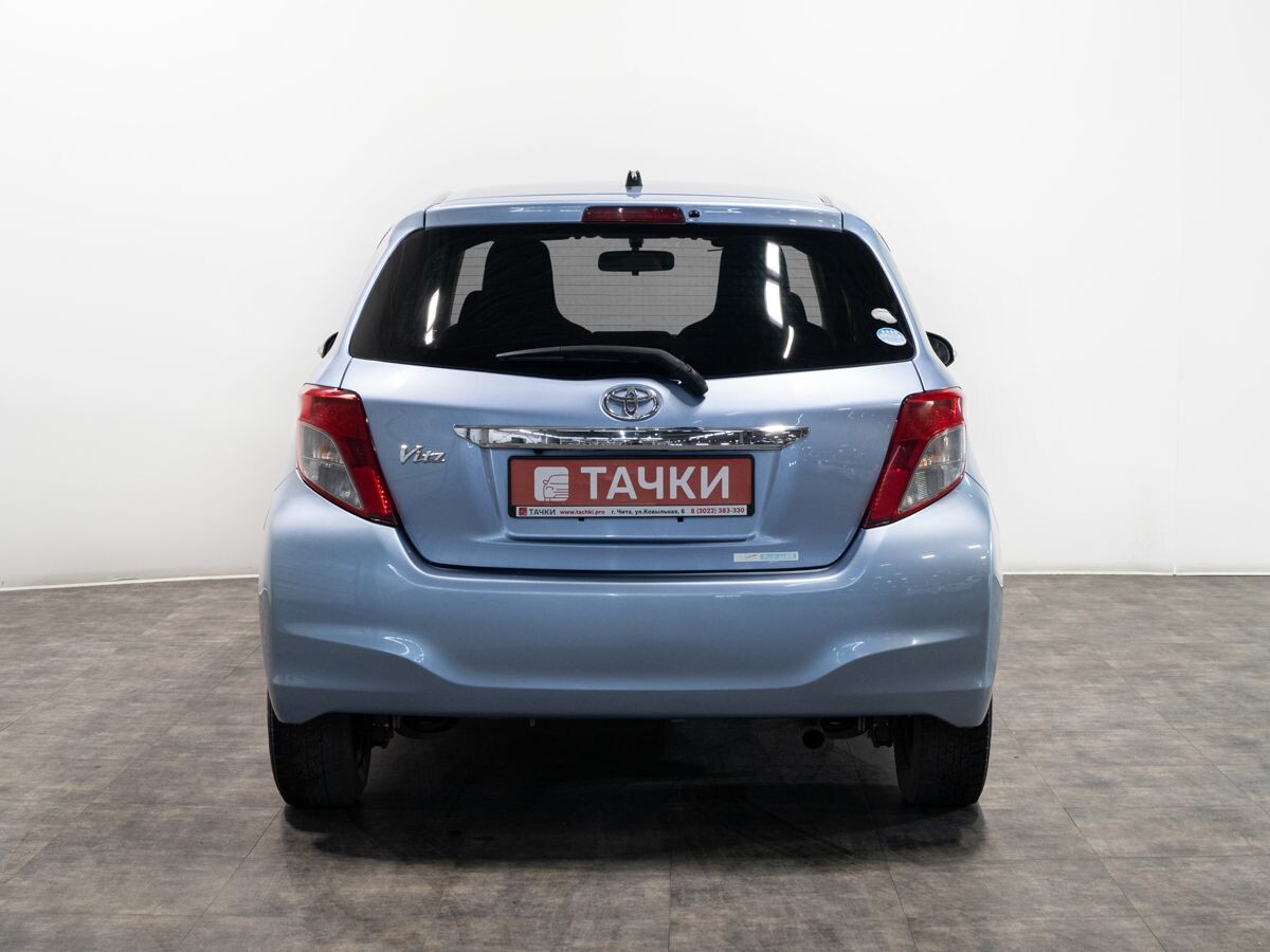 Toyota Vitz 2013 - фото автомобиля