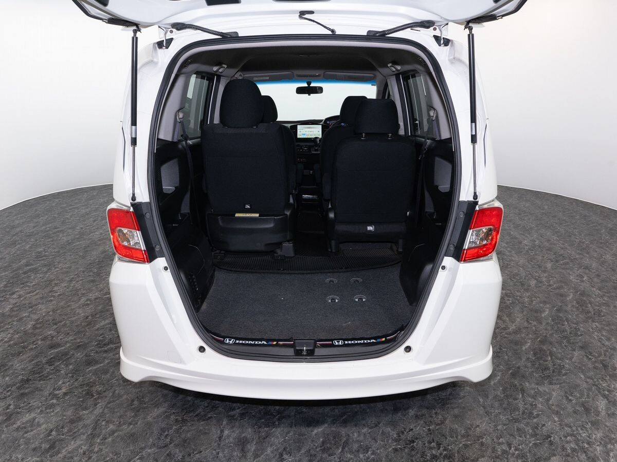 Honda Freed 2014 - фото автомобиля