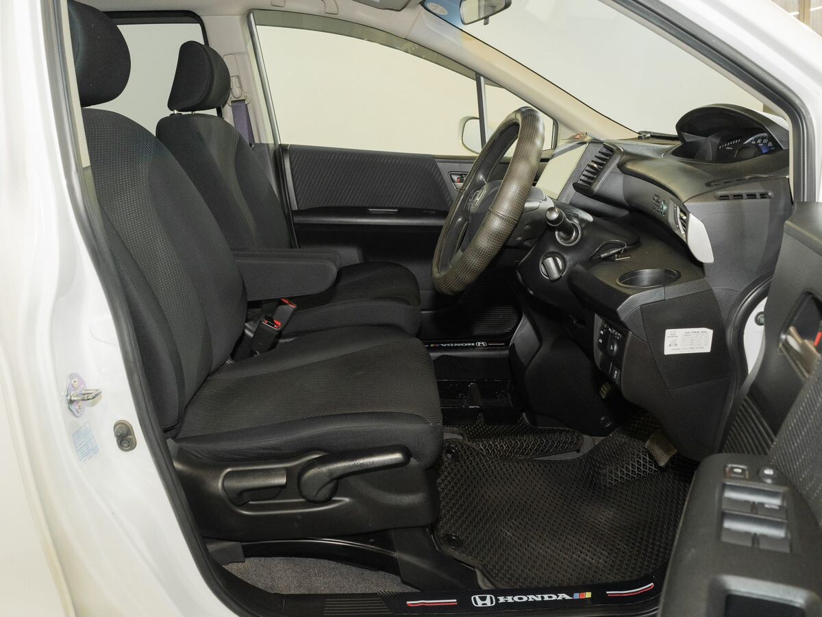 Honda Freed 2014 - фото автомобиля