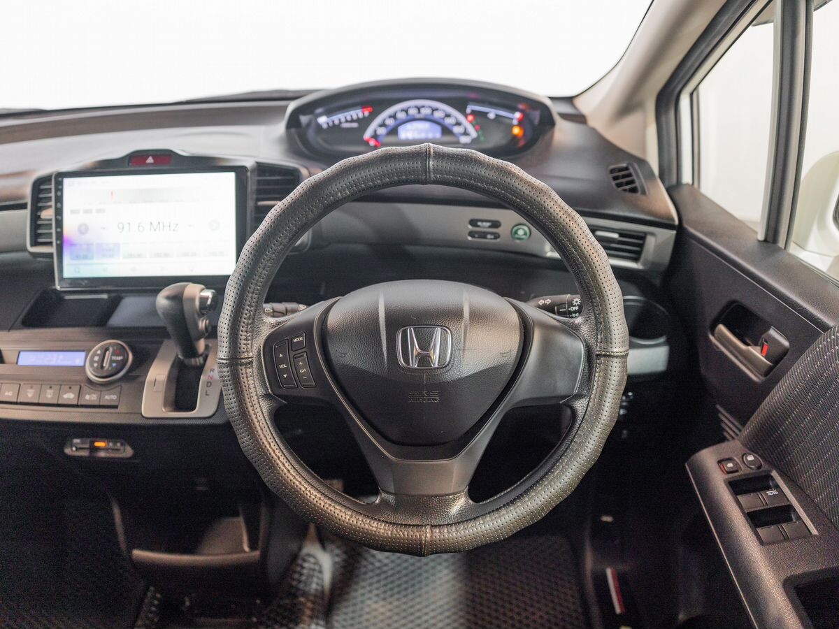 Honda Freed 2014 - фото автомобиля