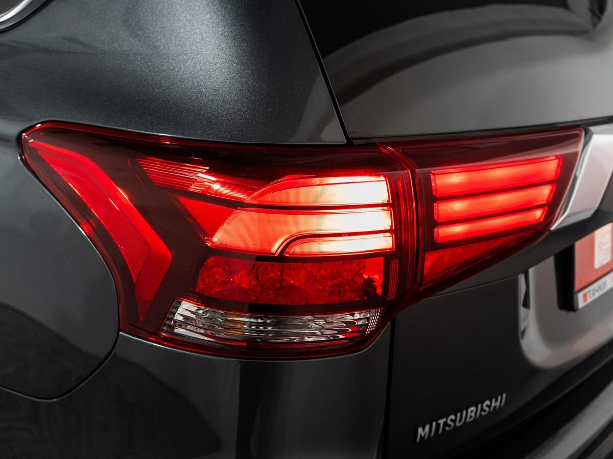Mitsubishi Outlander 2016 - фото автомобиля