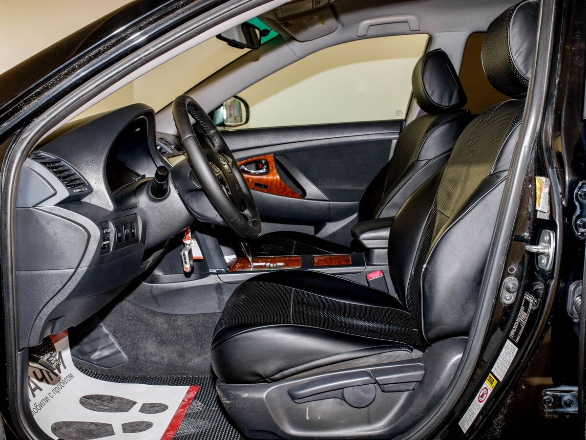 Toyota Camry 2009 - фото автомобиля