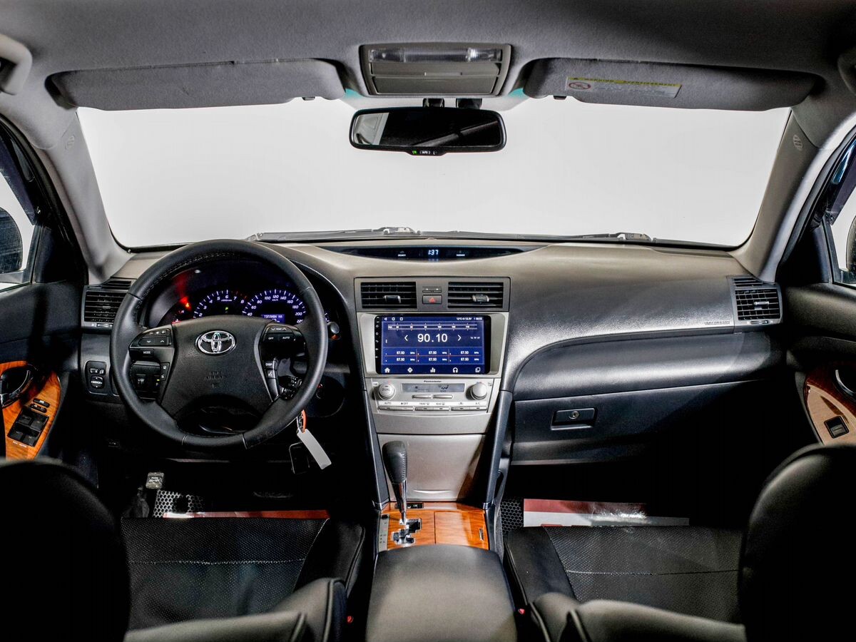Toyota Camry 2009 - фото автомобиля