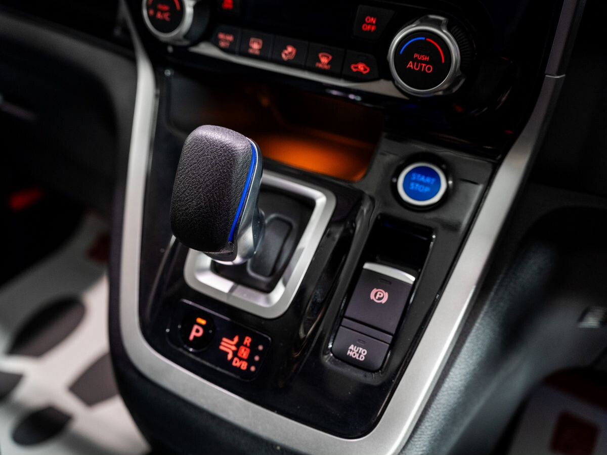 Nissan Serena 2018 - фото автомобиля
