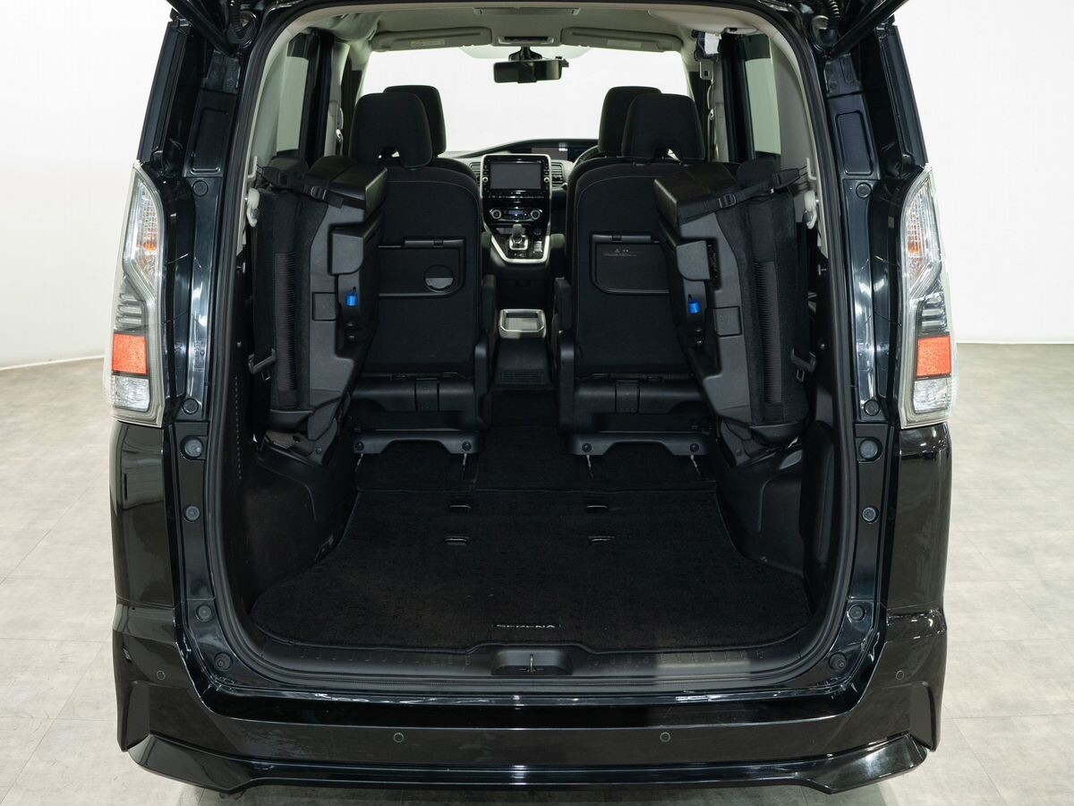 Nissan Serena 2018 - фото автомобиля
