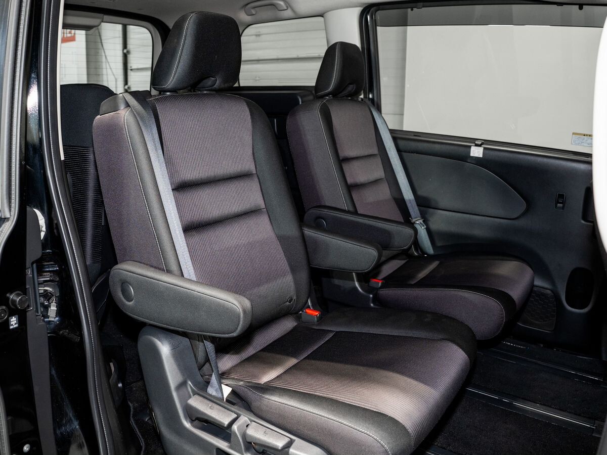 Nissan Serena 2018 - фото автомобиля