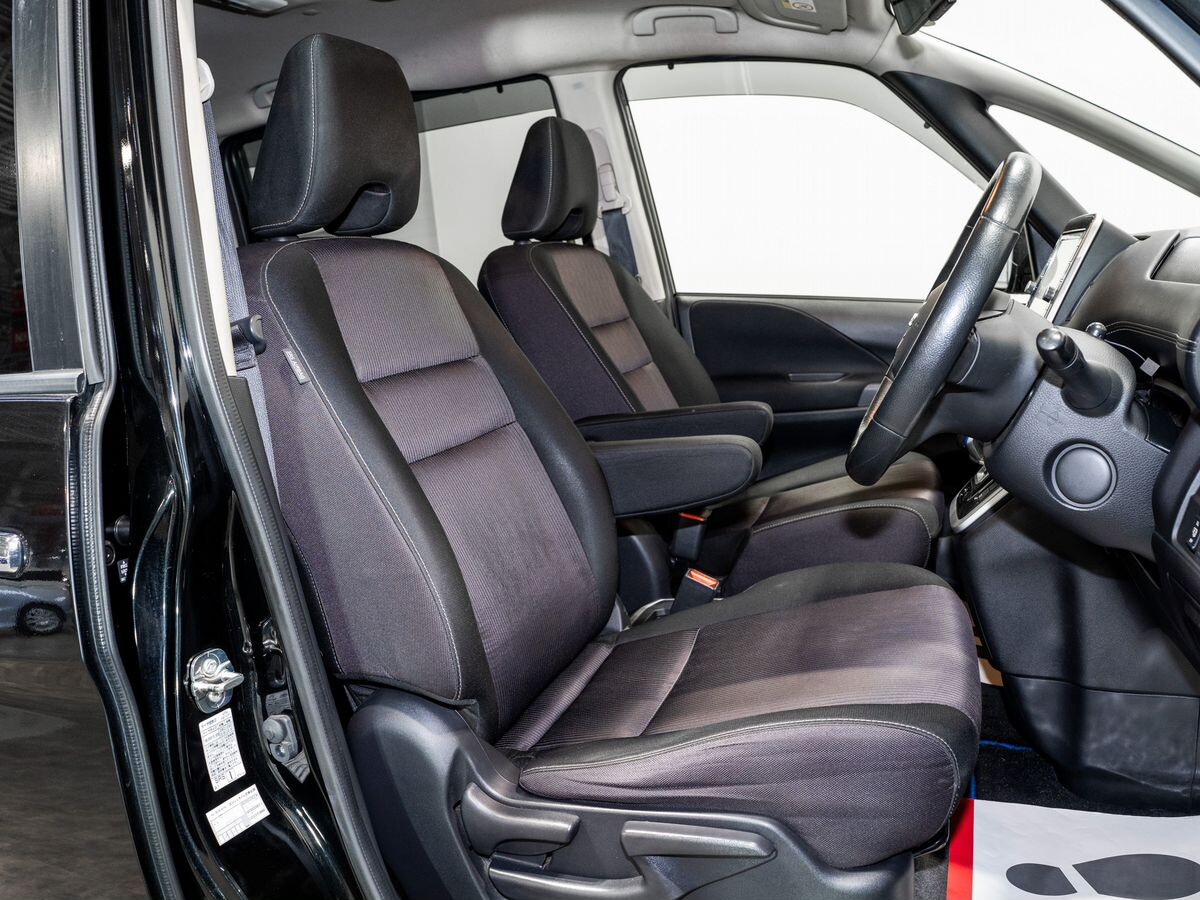 Nissan Serena 2018 - фото автомобиля