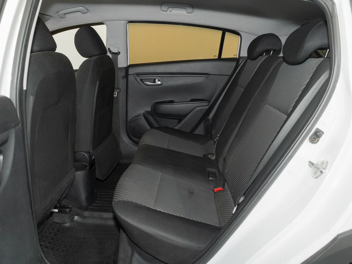 Kia Rio X (X-Line) 2018 - фото автомобиля