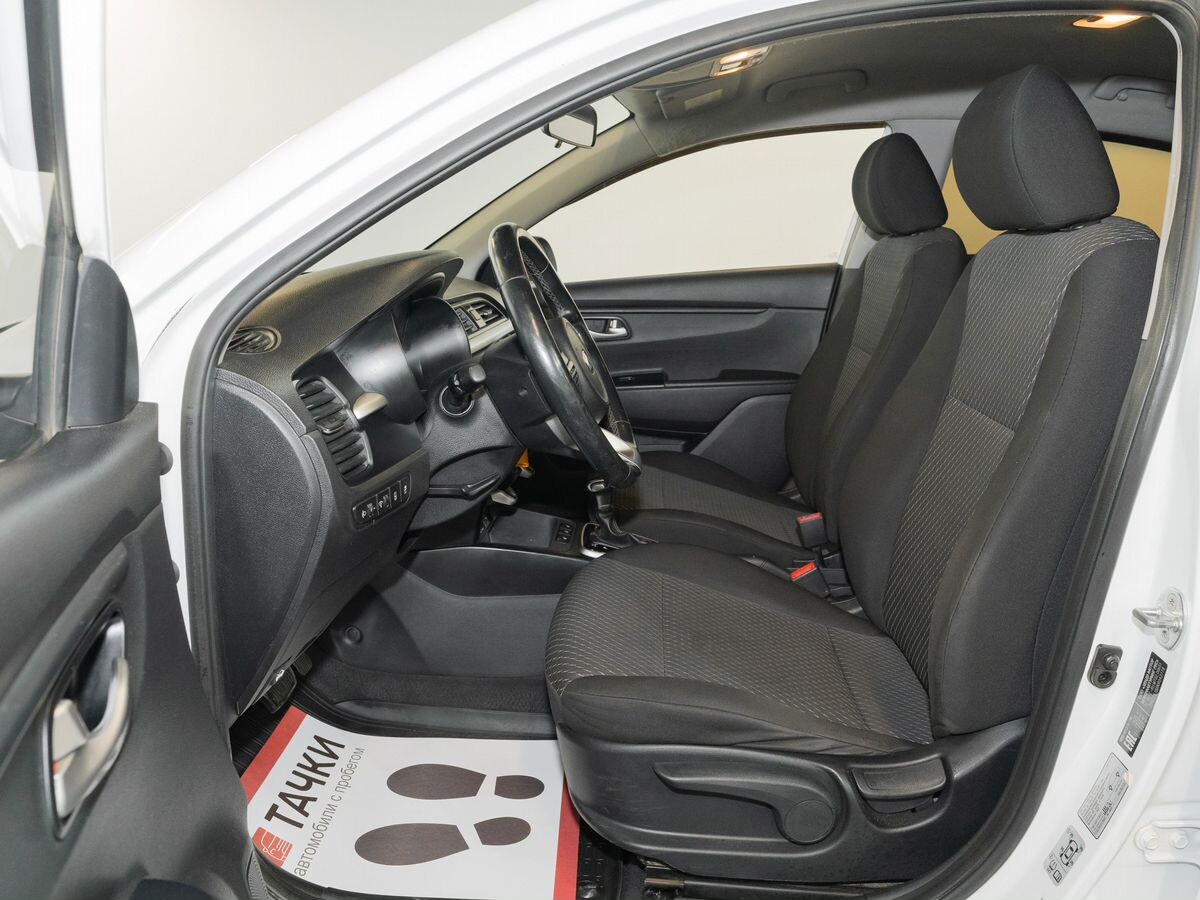 Kia Rio X (X-Line) 2018 - фото автомобиля