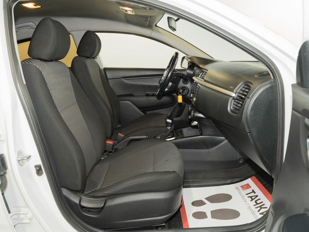 Kia Rio X (X-Line) 2018 - фото автомобиля