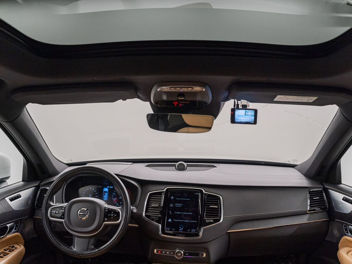 Volvo XC90 2021 - фото автомобиля