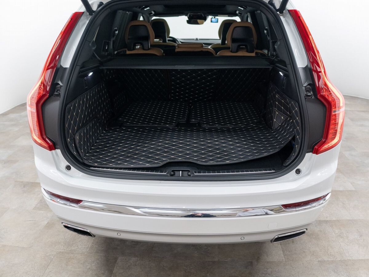 Volvo XC90 2021 - фото автомобиля