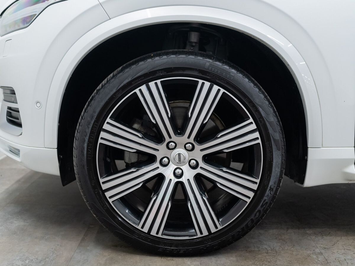 Volvo XC90 2021 - фото автомобиля