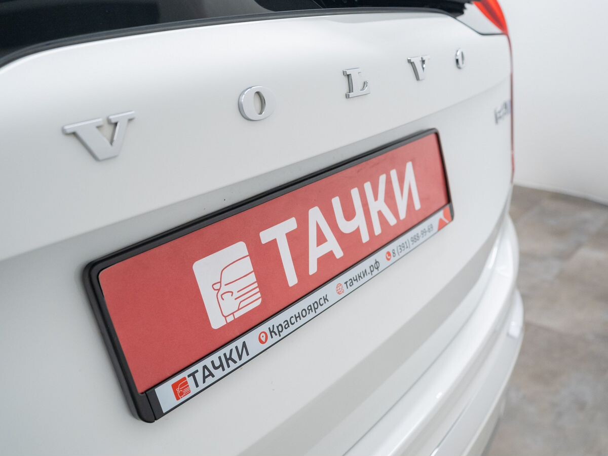 Volvo XC90 2021 - фото автомобиля