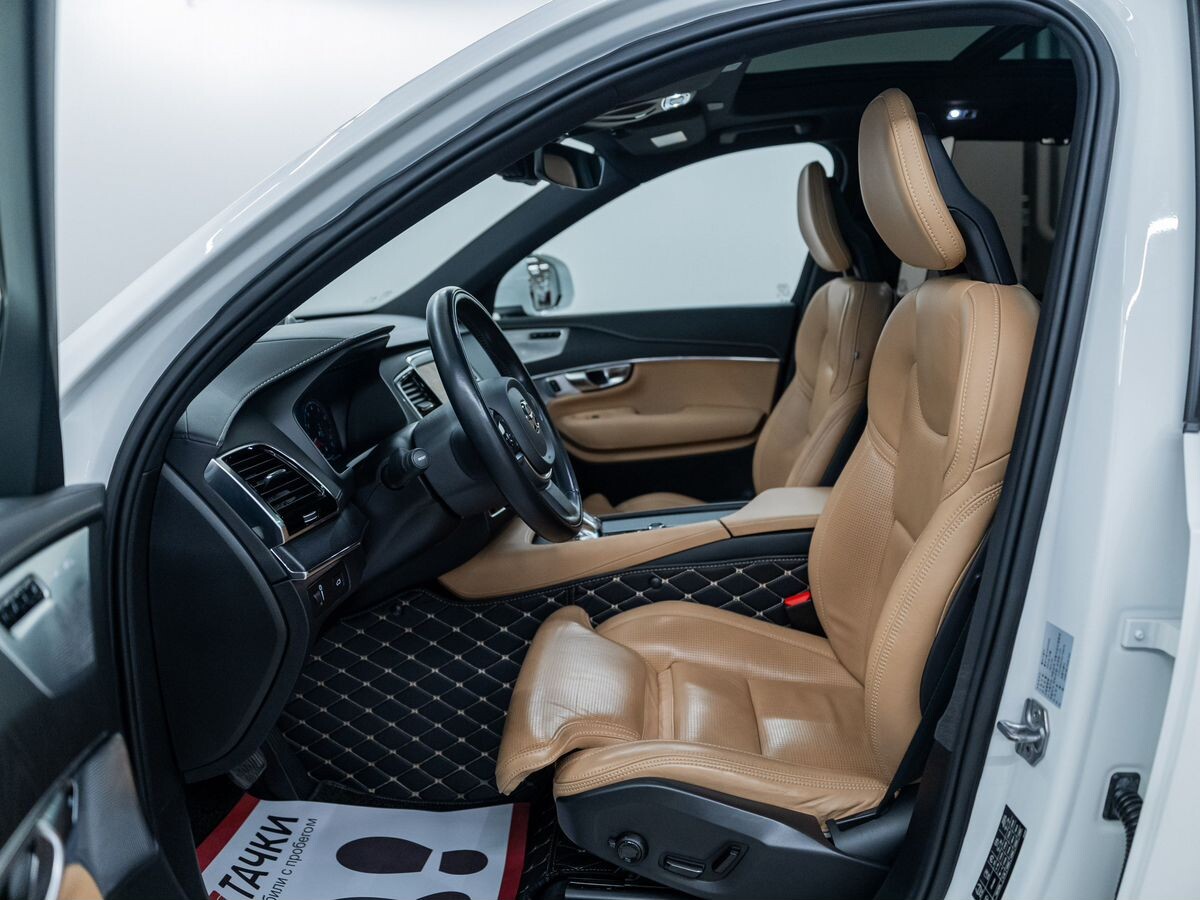 Volvo XC90 2021 - фото автомобиля