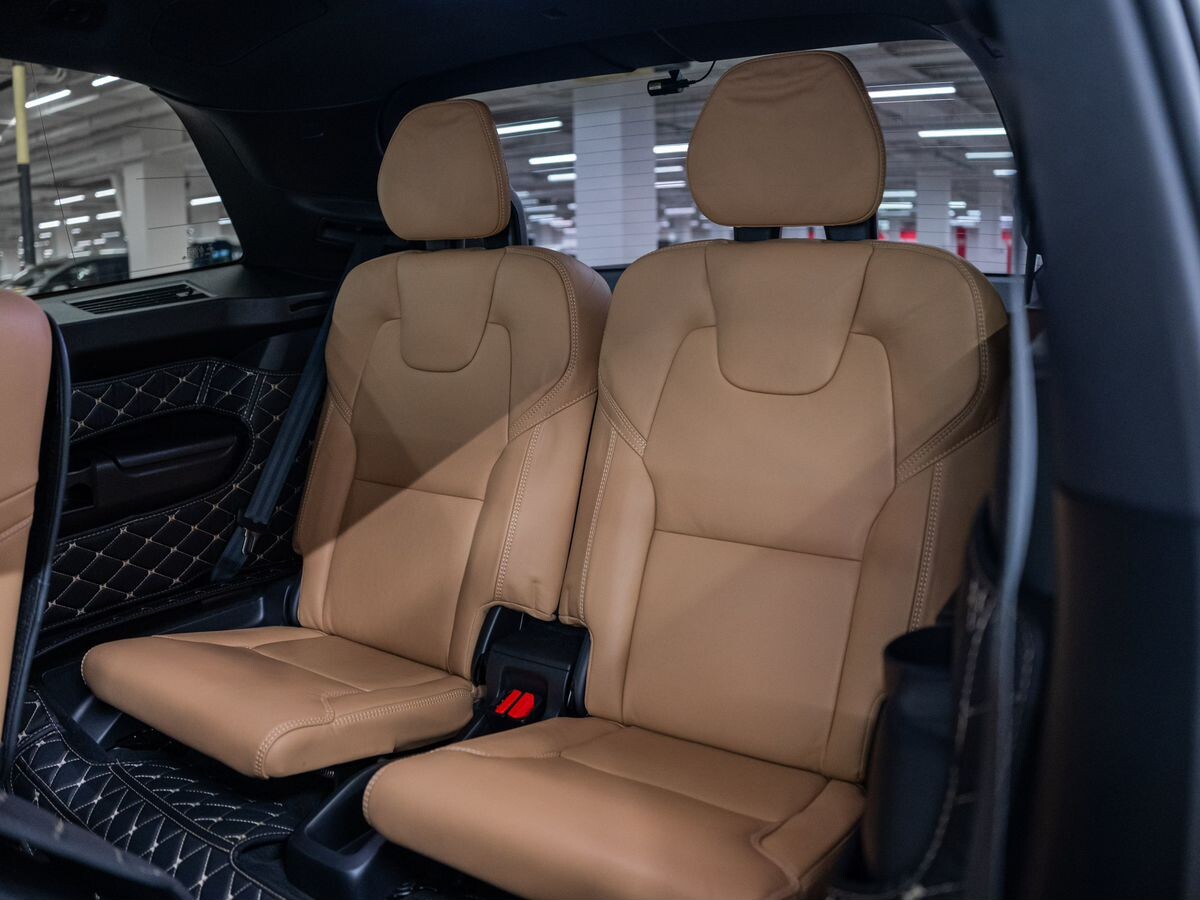 Volvo XC90 2021 - фото автомобиля