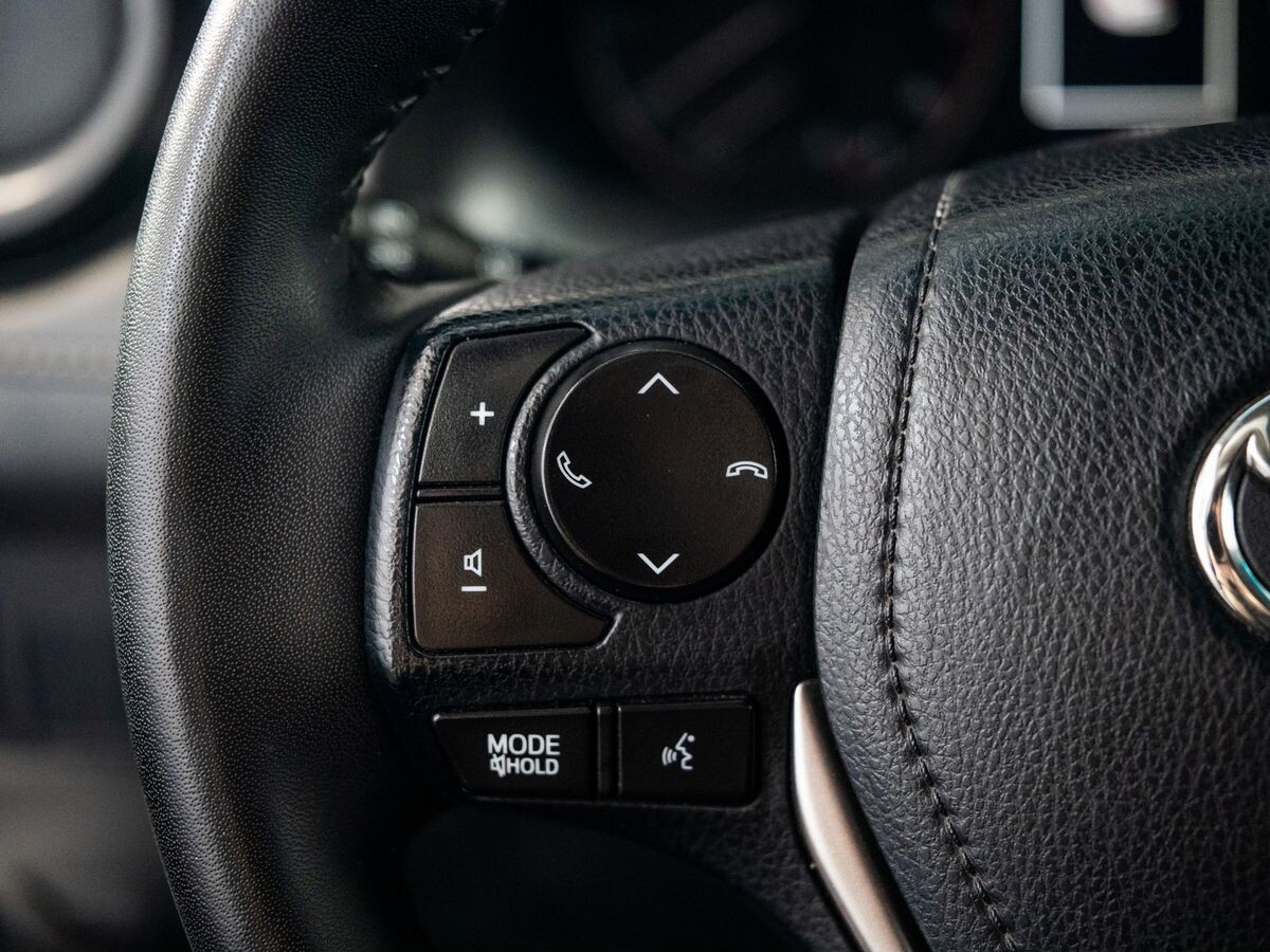 Toyota RAV4 2017 - фото автомобиля