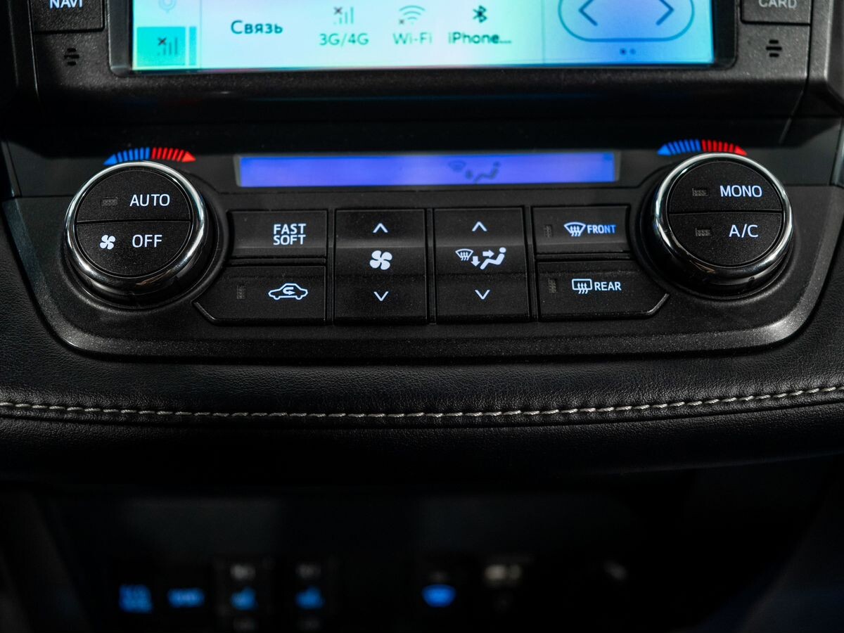 Toyota RAV4 2017 - фото автомобиля